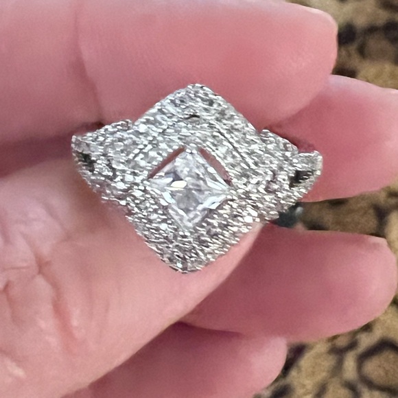 Kay Jewelers Ring Size 9 Never Worn Brand New - Picture 3 of 5